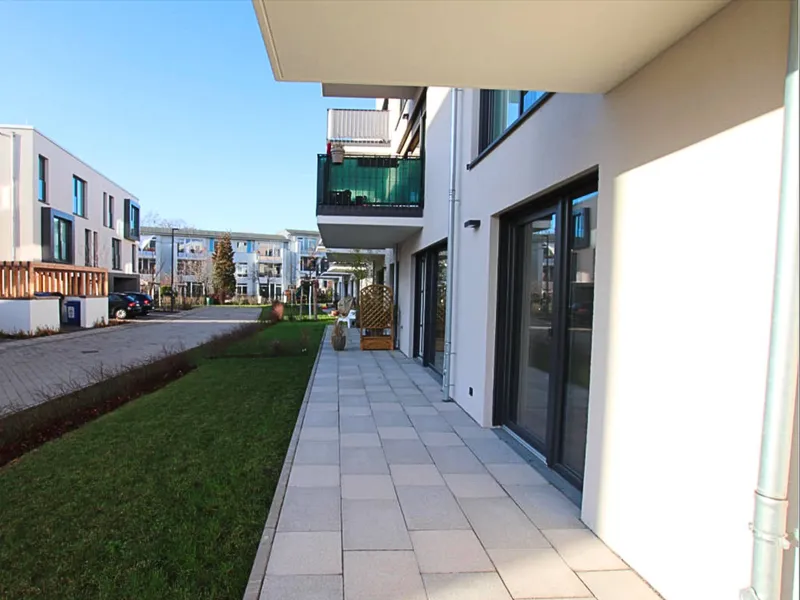 Berlin-Lichtenberg: Moderne 2-Zimmer-Wohnung mit sonniger Terrasse in fußläufiger Nähe zum Spreeufer — photo 1